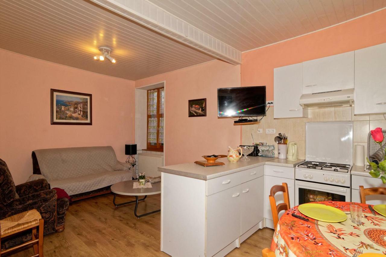 Gite De Sauviat 25 Chemin Du Grand Pacher Le Bourg De Sauviat 63120 المظهر الخارجي الصورة