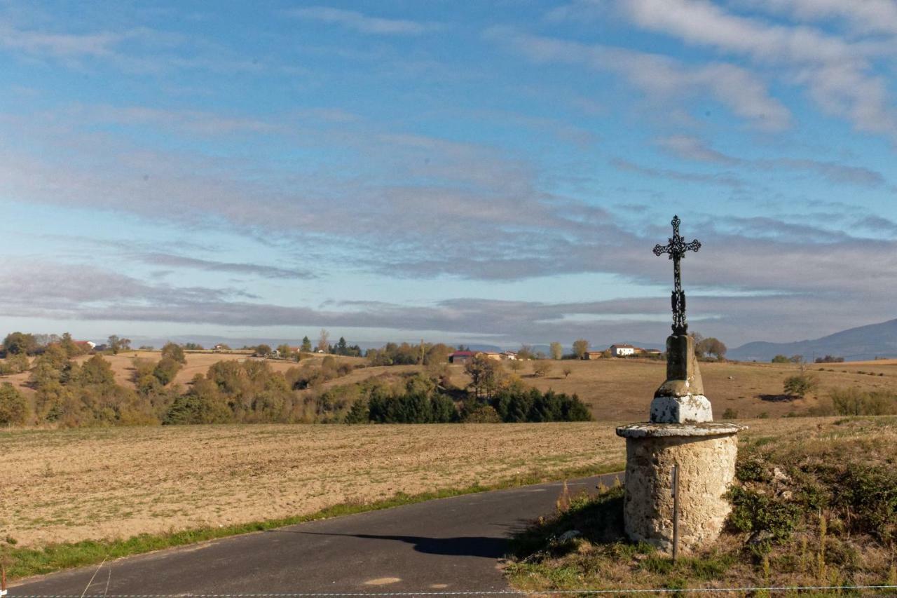 Gite De Sauviat 25 Chemin Du Grand Pacher Le Bourg De Sauviat 63120 المظهر الخارجي الصورة