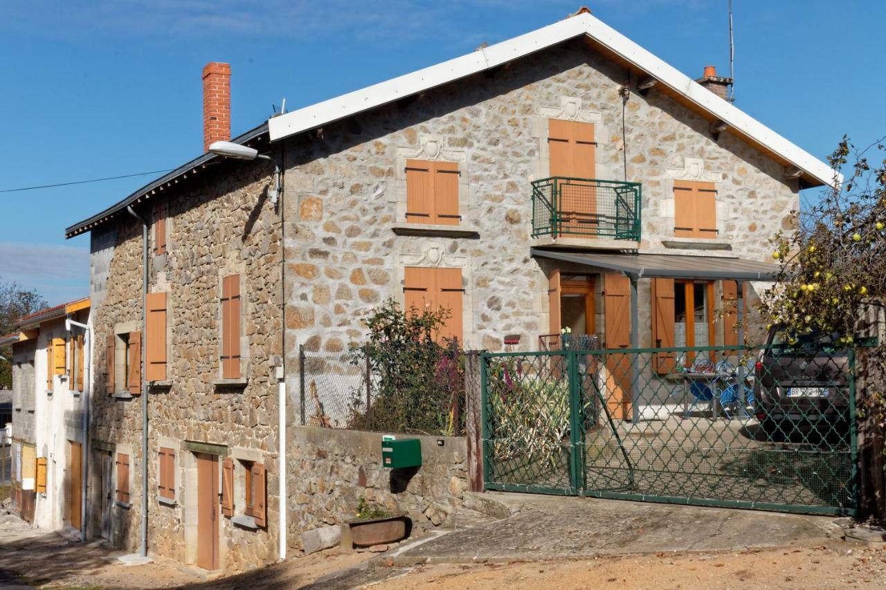 Gite De Sauviat 25 Chemin Du Grand Pacher Le Bourg De Sauviat 63120 المظهر الخارجي الصورة