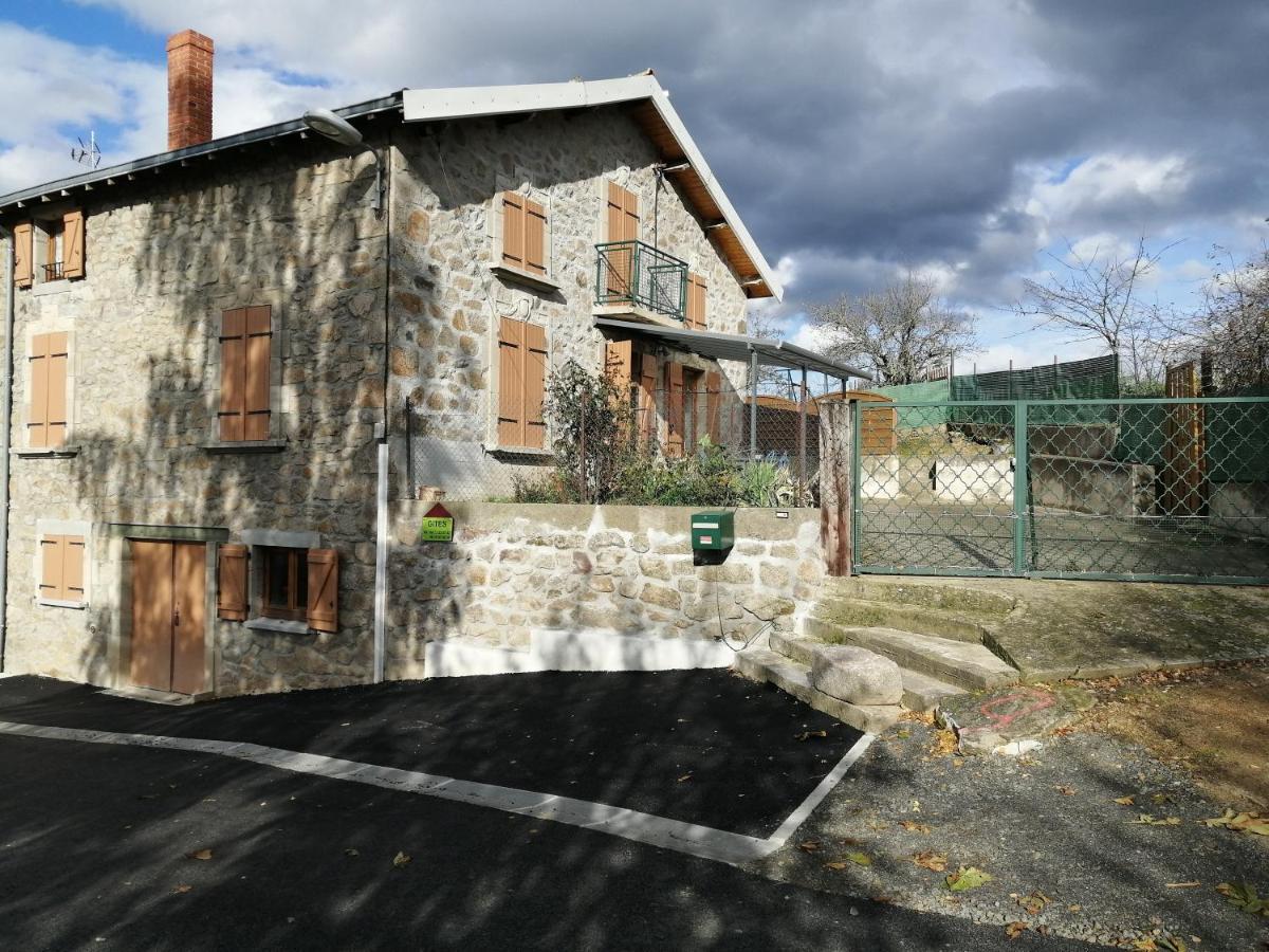 Gite De Sauviat 25 Chemin Du Grand Pacher Le Bourg De Sauviat 63120 المظهر الخارجي الصورة